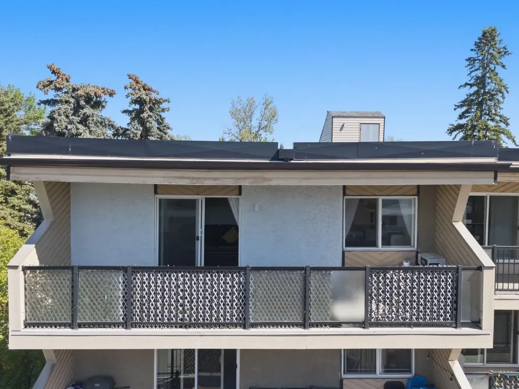 617 56 Avenue SW Calgary AB T2V 0G9