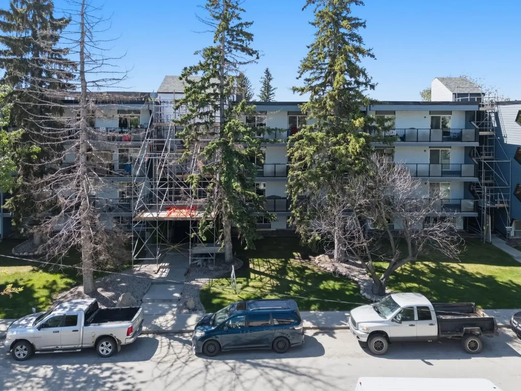 617 56 Avenue SW Calgary AB T2V 0G9