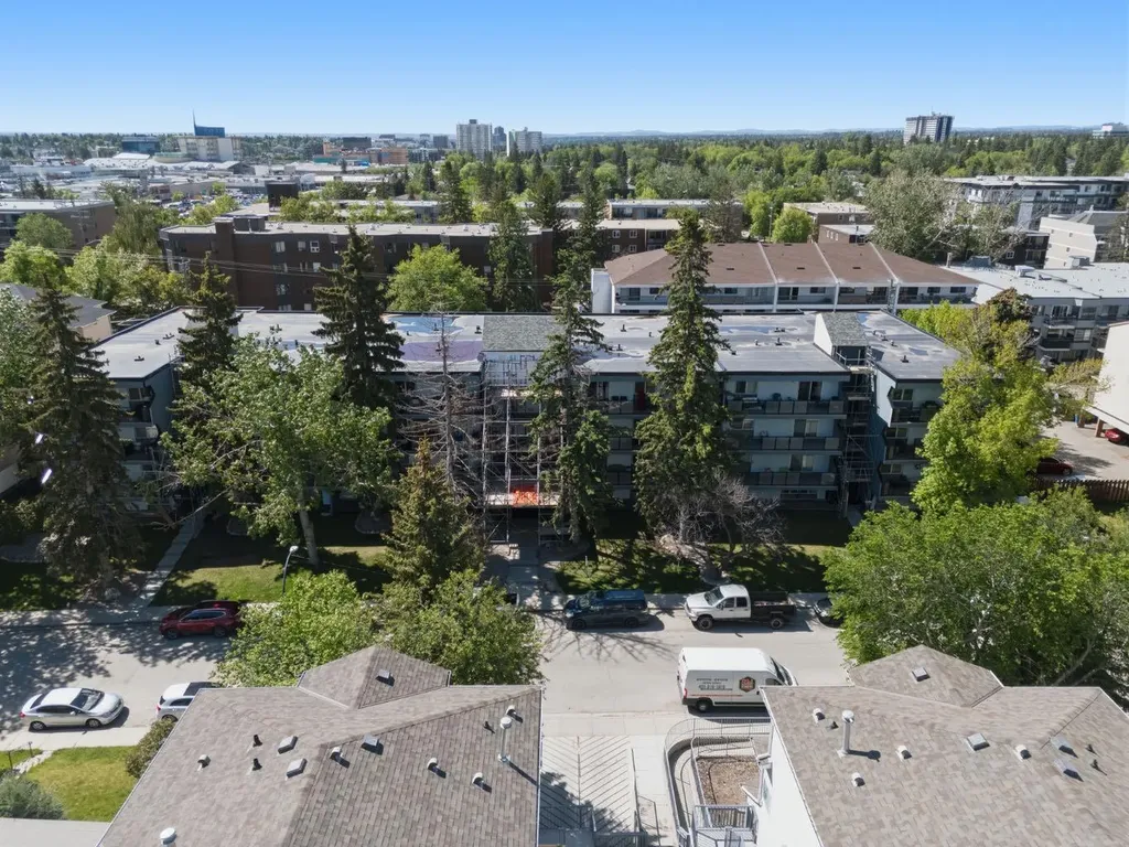 617 56 Avenue SW Calgary AB T2V 0G9