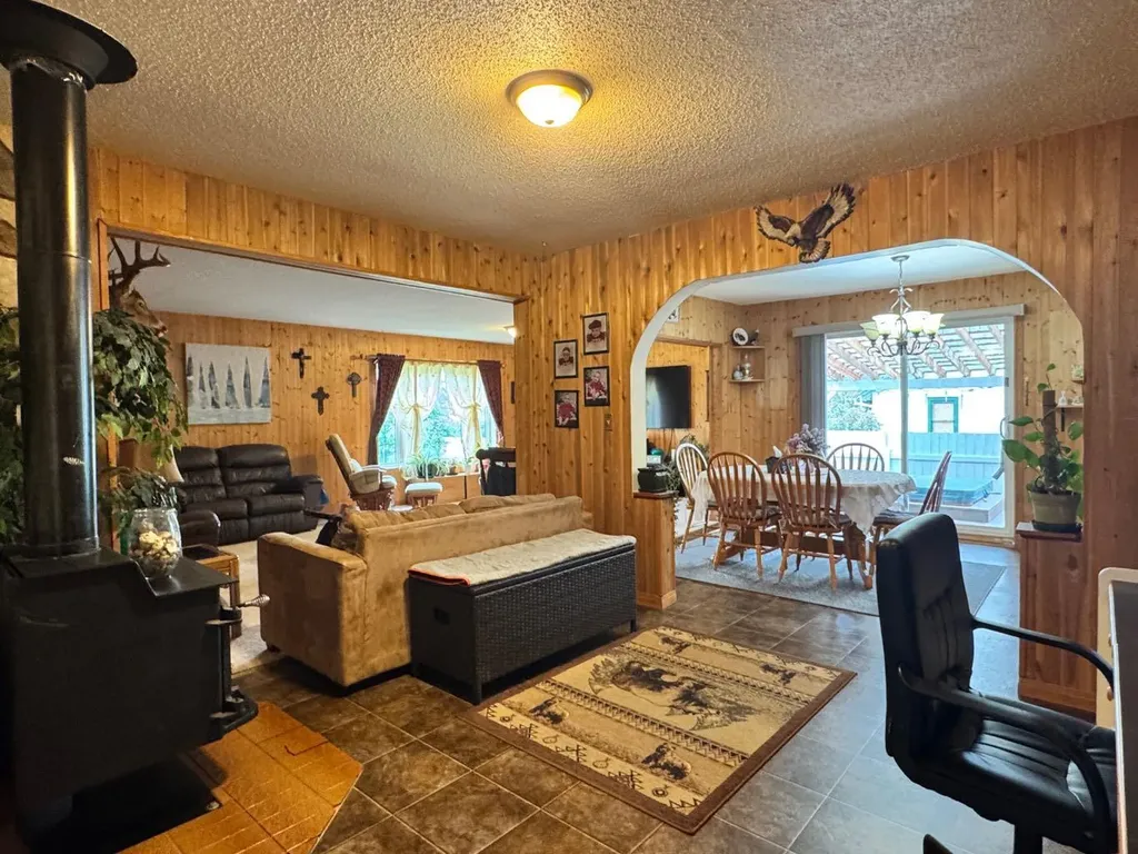 10208 113 Street Fairview AB T0H 1L0