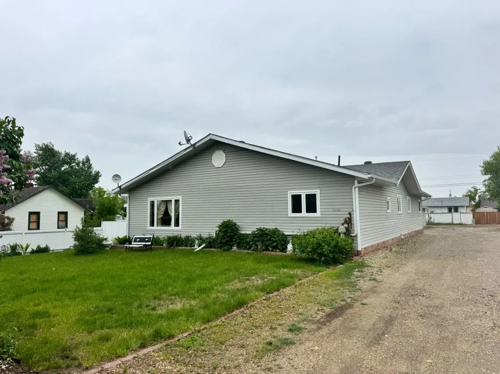 10208 113 Street Fairview AB T0H 1L0