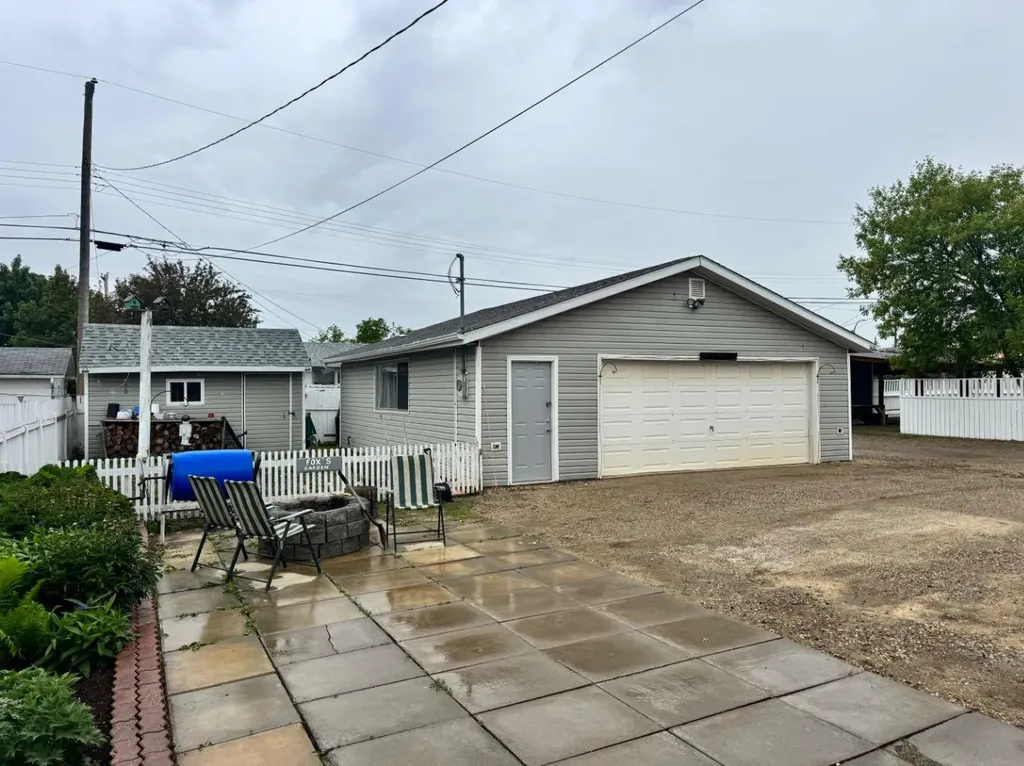 10208 113 Street Fairview AB T0H 1L0