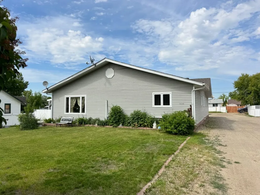 10208 113 Street Fairview AB T0H 1L0