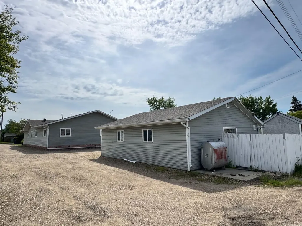 10208 113 Street Fairview AB T0H 1L0