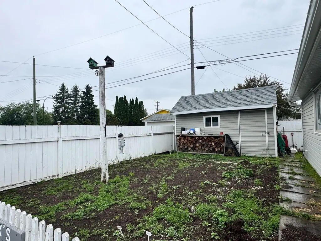 10208 113 Street Fairview AB T0H 1L0