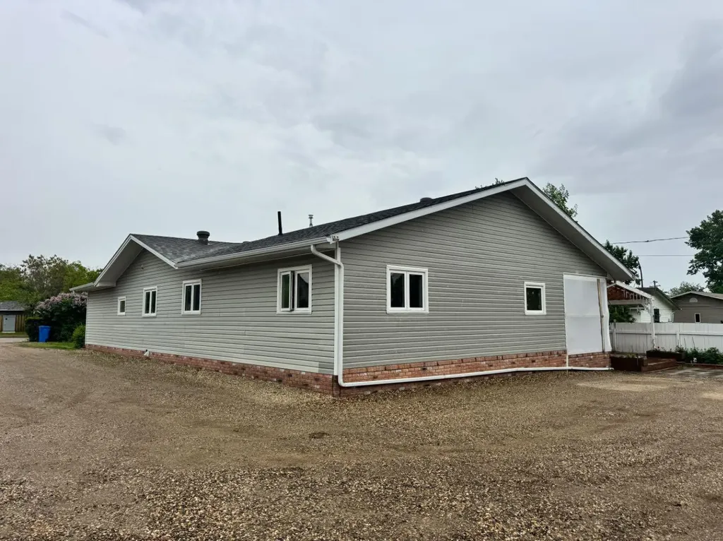 10208 113 Street Fairview AB T0H 1L0