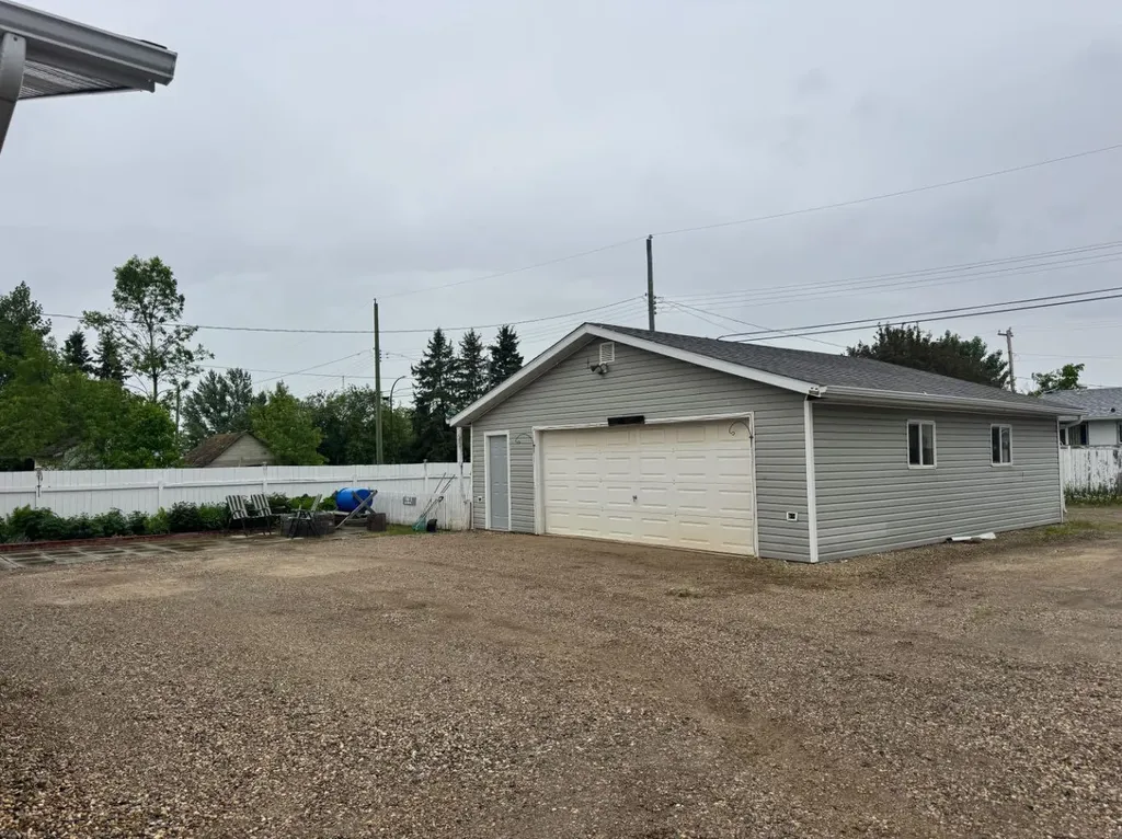 10208 113 Street Fairview AB T0H 1L0