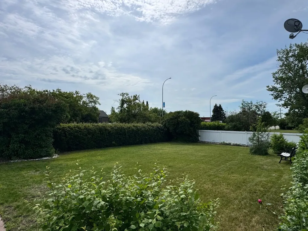 10208 113 Street Fairview AB T0H 1L0