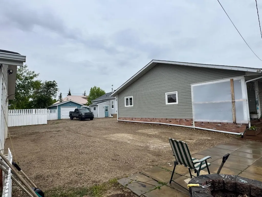 10208 113 Street Fairview AB T0H 1L0