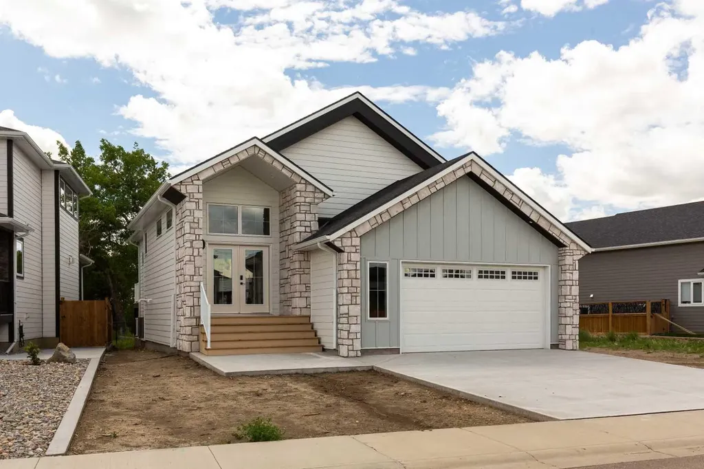 1612 Sixmile View S Lethbridge AB T1K 8J2