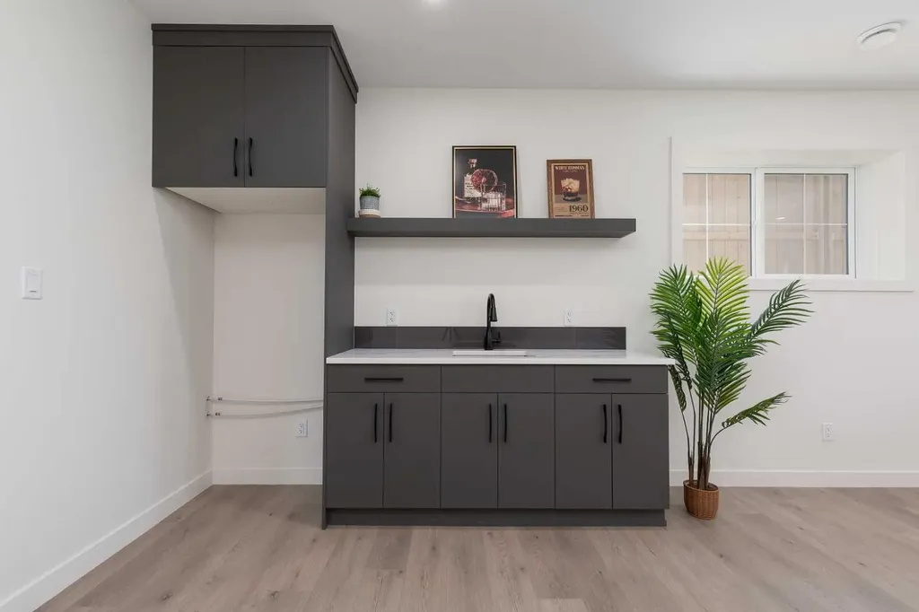 1612 Sixmile View S Lethbridge AB T1K 8J2