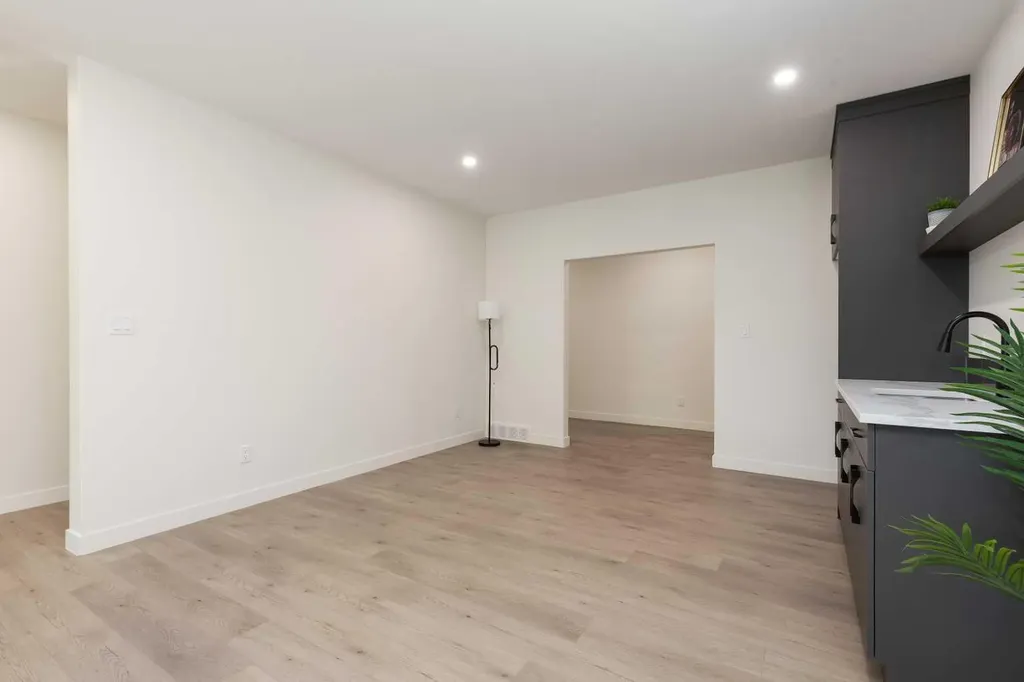 1612 Sixmile View S Lethbridge AB T1K 8J2