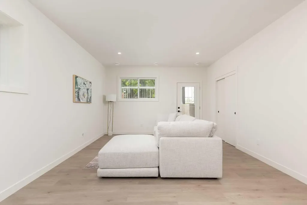 1612 Sixmile View S Lethbridge AB T1K 8J2