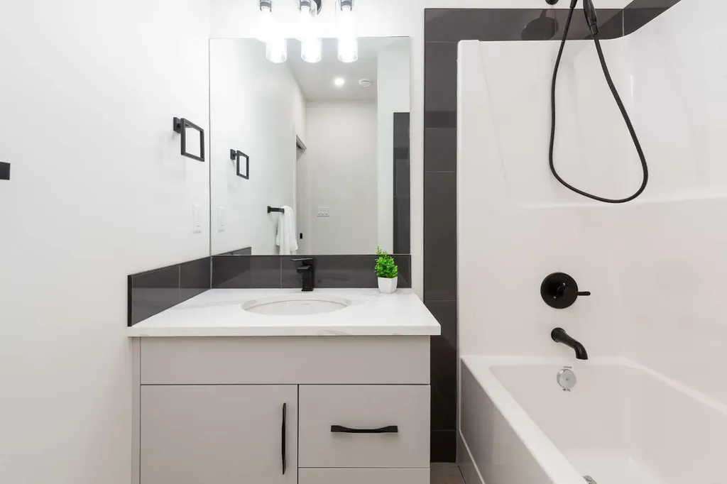 1612 Sixmile View S Lethbridge AB T1K 8J2