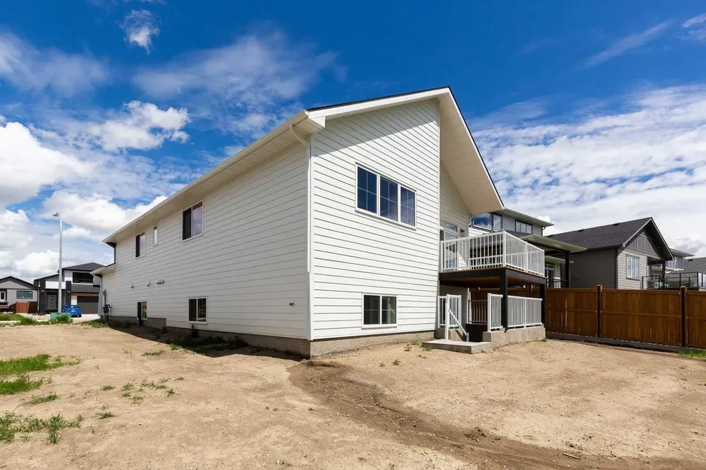 1612 Sixmile View S Lethbridge AB T1K 8J2