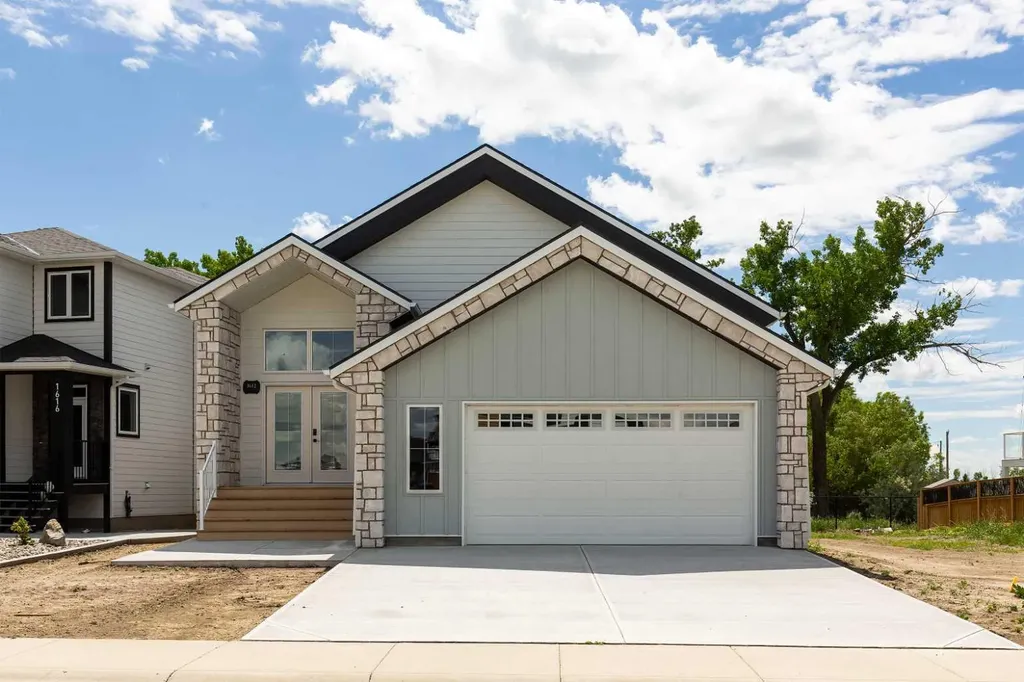1612 Sixmile View S Lethbridge AB T1K 8J2