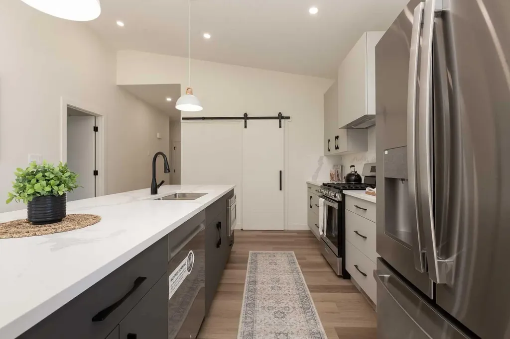 1612 Sixmile View S Lethbridge AB T1K 8J2