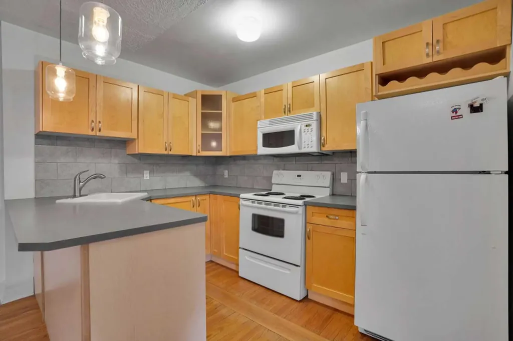 330 19 Avenue SW Calgary AB T2S 0C9
