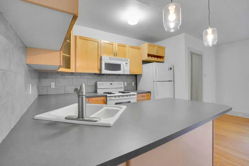 330 19 Avenue SW Calgary AB T2S 0C9