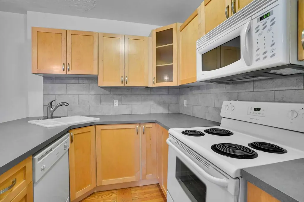 330 19 Avenue SW Calgary AB T2S 0C9