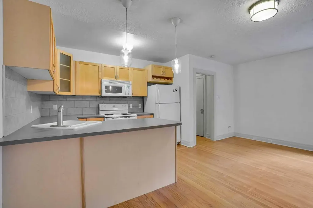 330 19 Avenue SW Calgary AB T2S 0C9