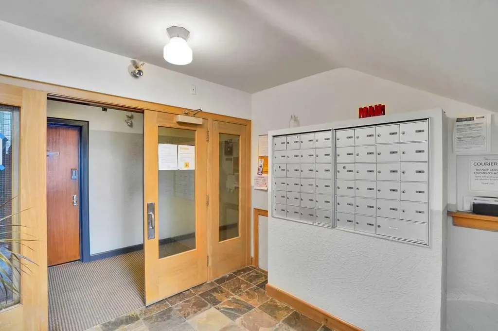 330 19 Avenue SW Calgary AB T2S 0C9