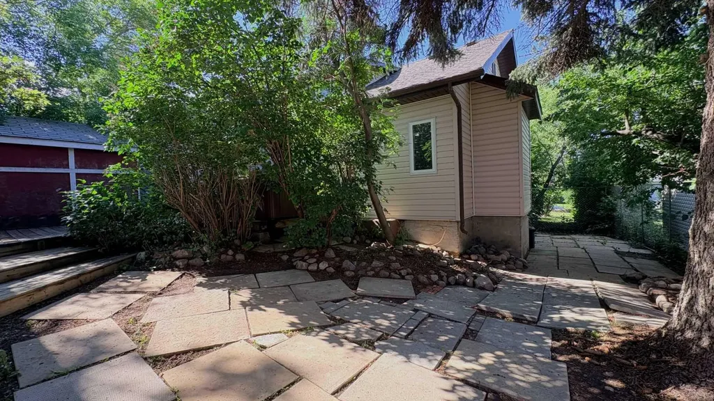 1110 4th Avenue Wainwright AB T9W 1H1