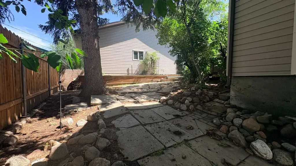1110 4th Avenue Wainwright AB T9W 1H1