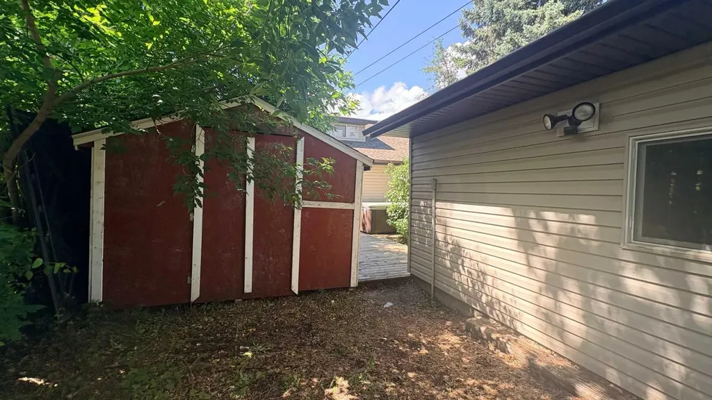 1110 4th Avenue Wainwright AB T9W 1H1