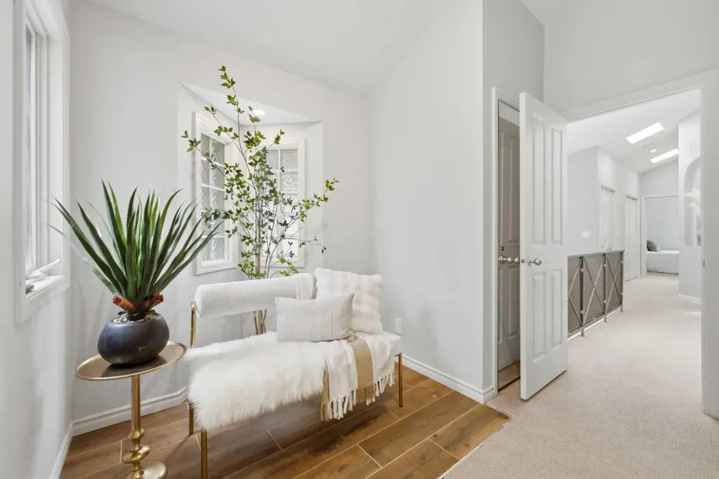 923B 4a Street NW Calgary AB T2N 1P8
