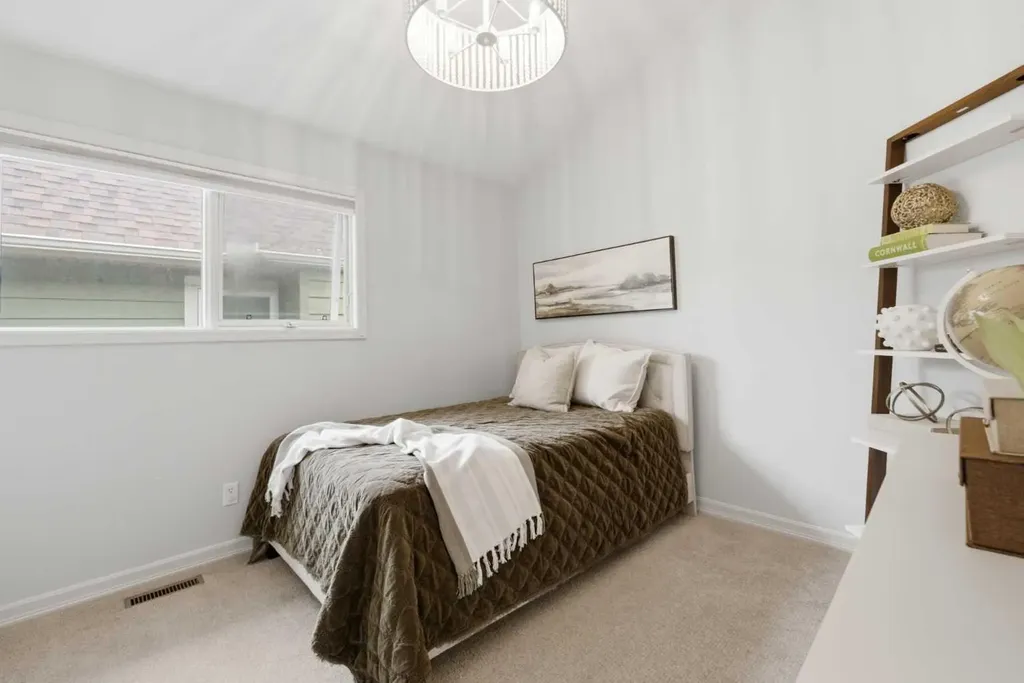 923B 4a Street NW Calgary AB T2N 1P8