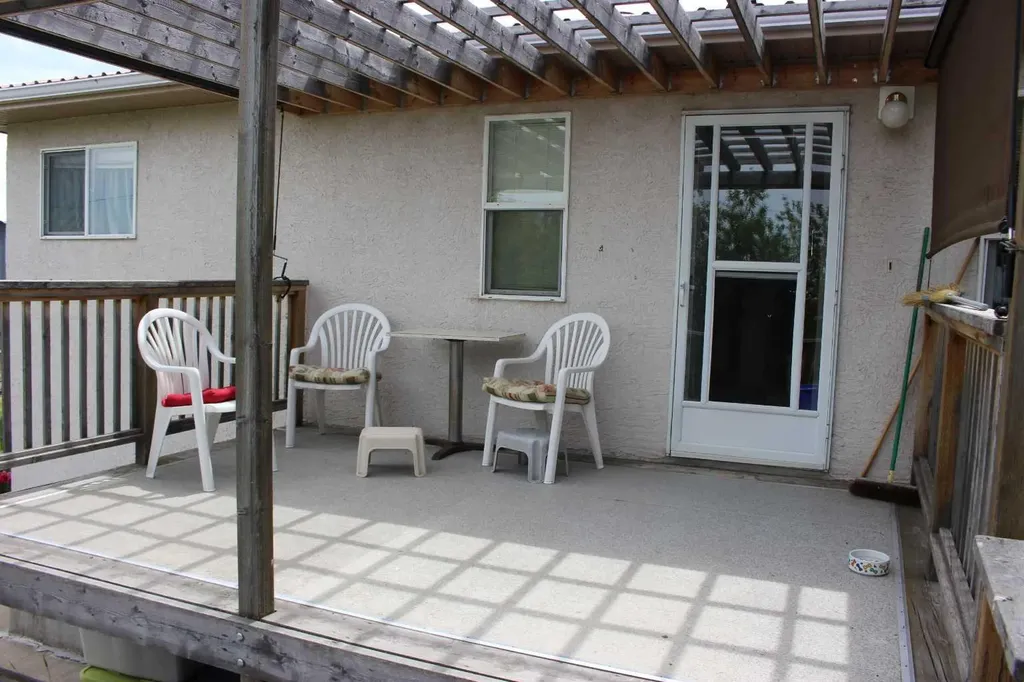 61048 Highway 844 Raymond AB T0K 2S0