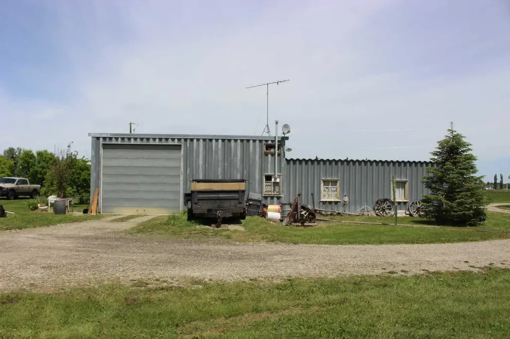 61048 Highway 844 Raymond AB T0K 2S0