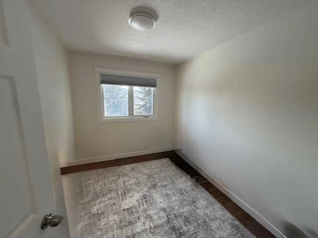 1506 1 Avenue NW Drumheller AB T0J 0Y1