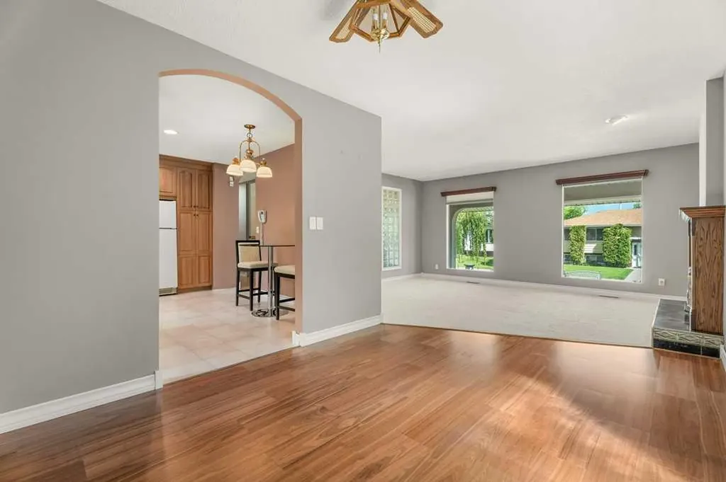 2843 Cedar Ridge Drive SW Calgary AB T2W 2B2
