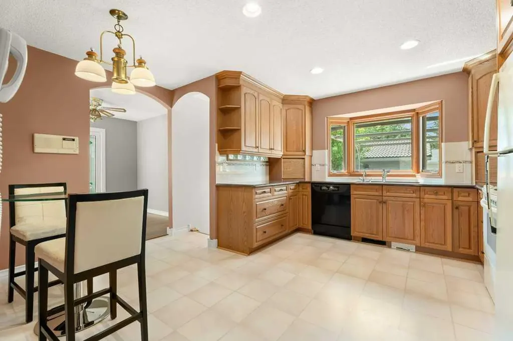 2843 Cedar Ridge Drive SW Calgary AB T2W 2B2