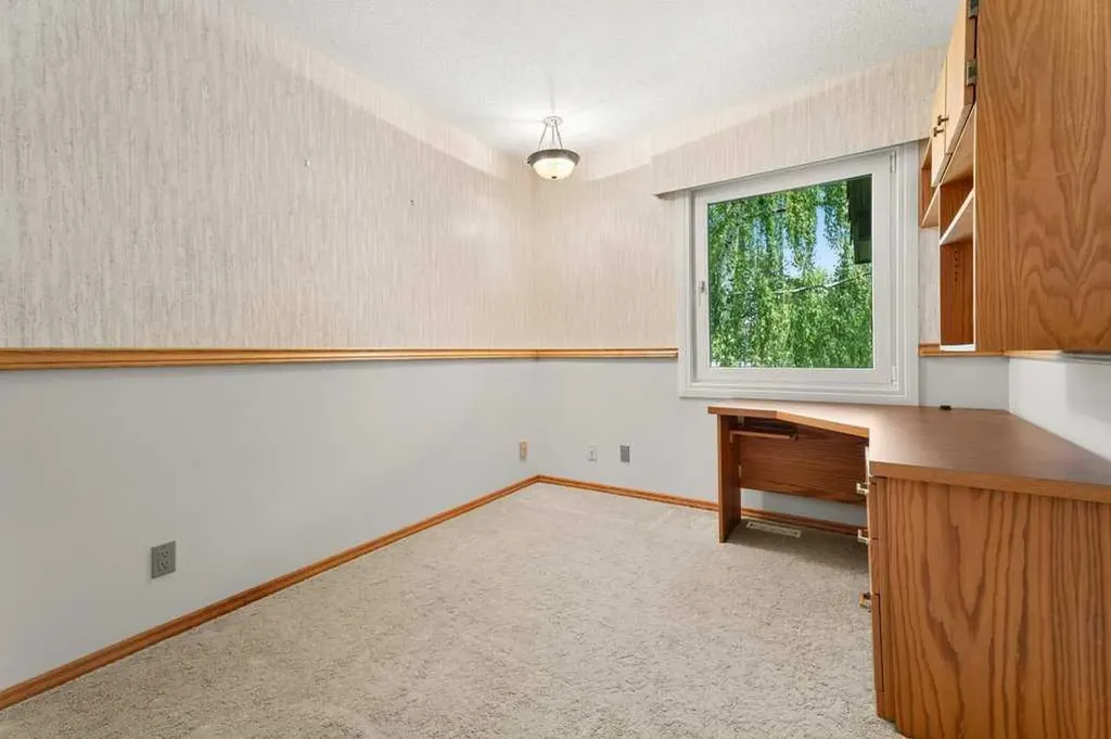 2843 Cedar Ridge Drive SW Calgary AB T2W 2B2
