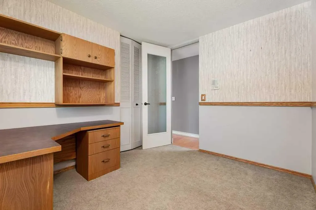 2843 Cedar Ridge Drive SW Calgary AB T2W 2B2