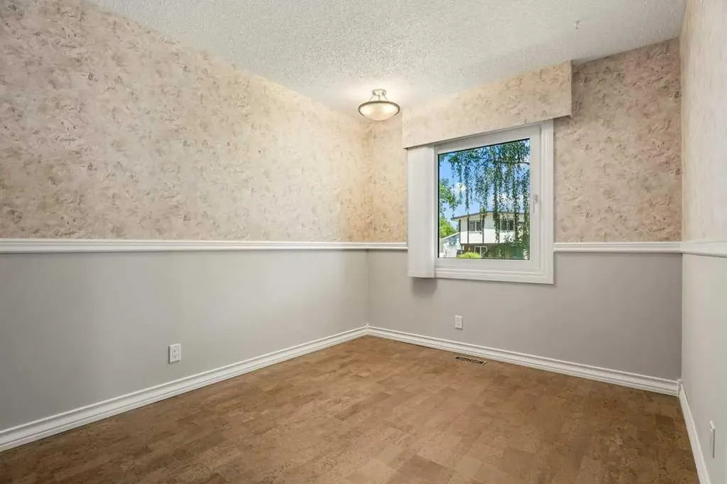 2843 Cedar Ridge Drive SW Calgary AB T2W 2B2