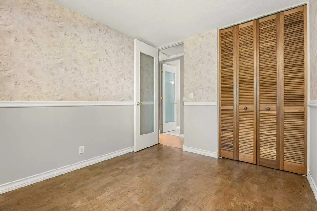 2843 Cedar Ridge Drive SW Calgary AB T2W 2B2