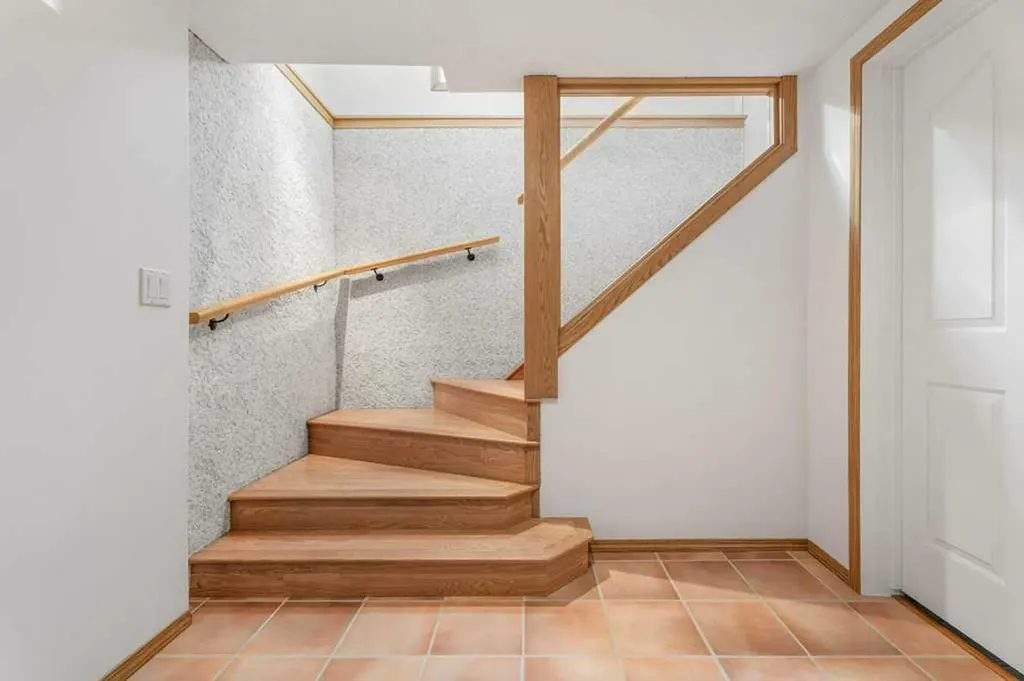 2843 Cedar Ridge Drive SW Calgary AB T2W 2B2