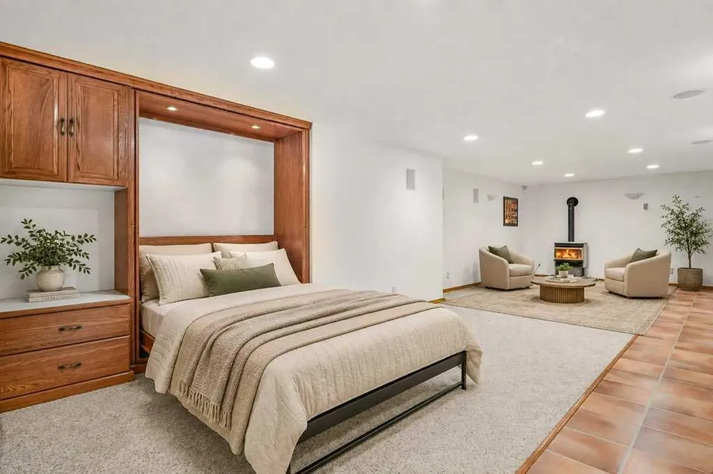 2843 Cedar Ridge Drive SW Calgary AB T2W 2B2