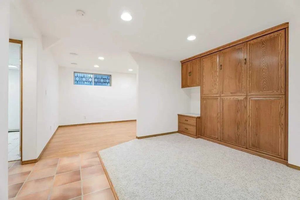 2843 Cedar Ridge Drive SW Calgary AB T2W 2B2