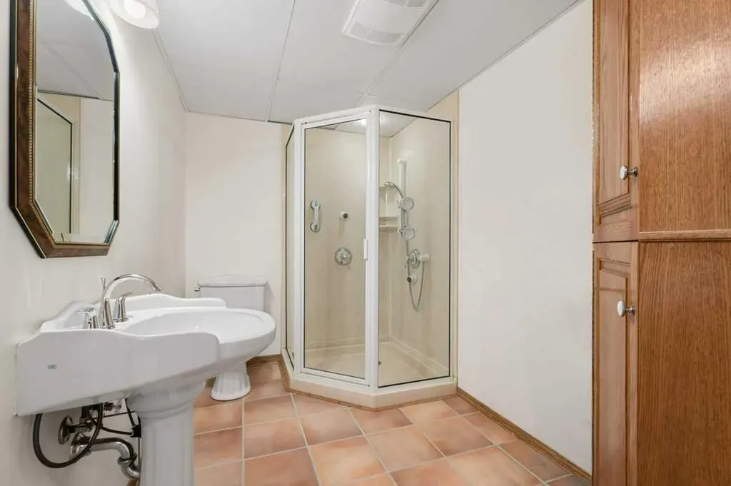 2843 Cedar Ridge Drive SW Calgary AB T2W 2B2