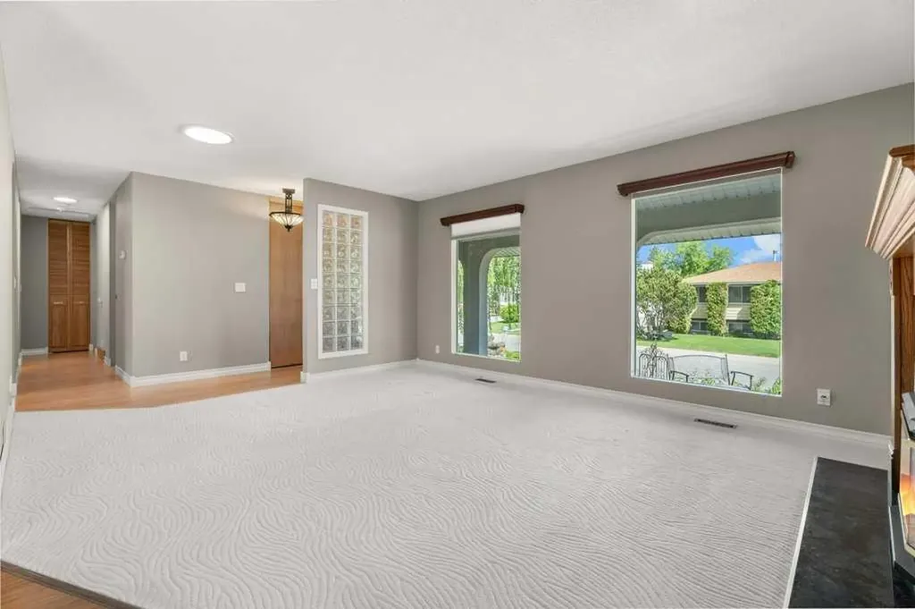 2843 Cedar Ridge Drive SW Calgary AB T2W 2B2