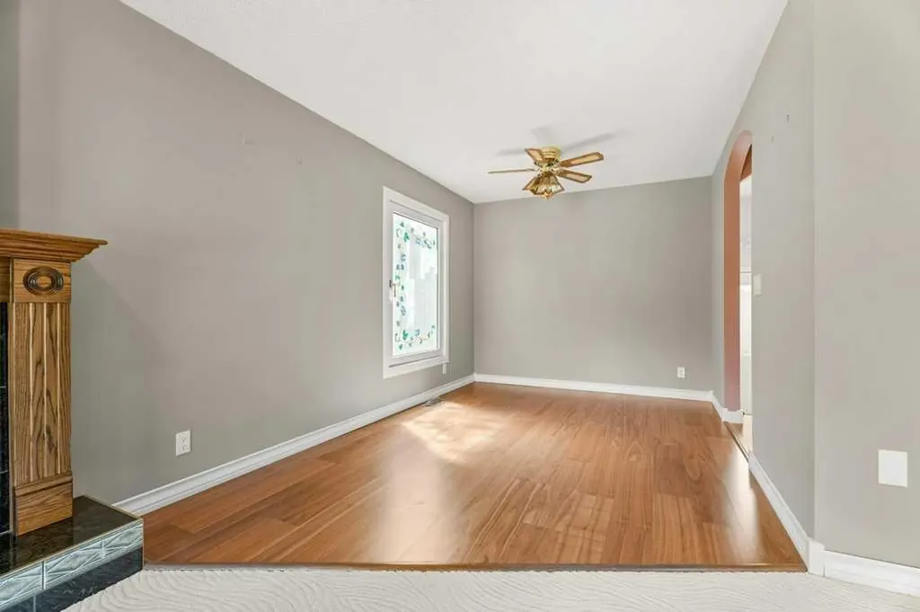 2843 Cedar Ridge Drive SW Calgary AB T2W 2B2