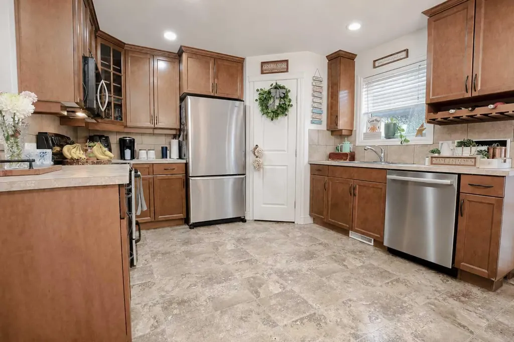 7406 91 Street Grande Prairie AB T8X 0J1