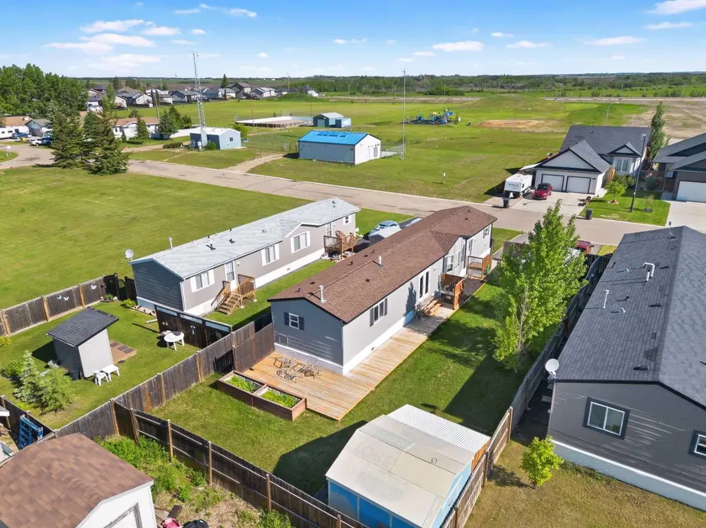 5207 52 Avenue Blackfoot AB T0B 0L0