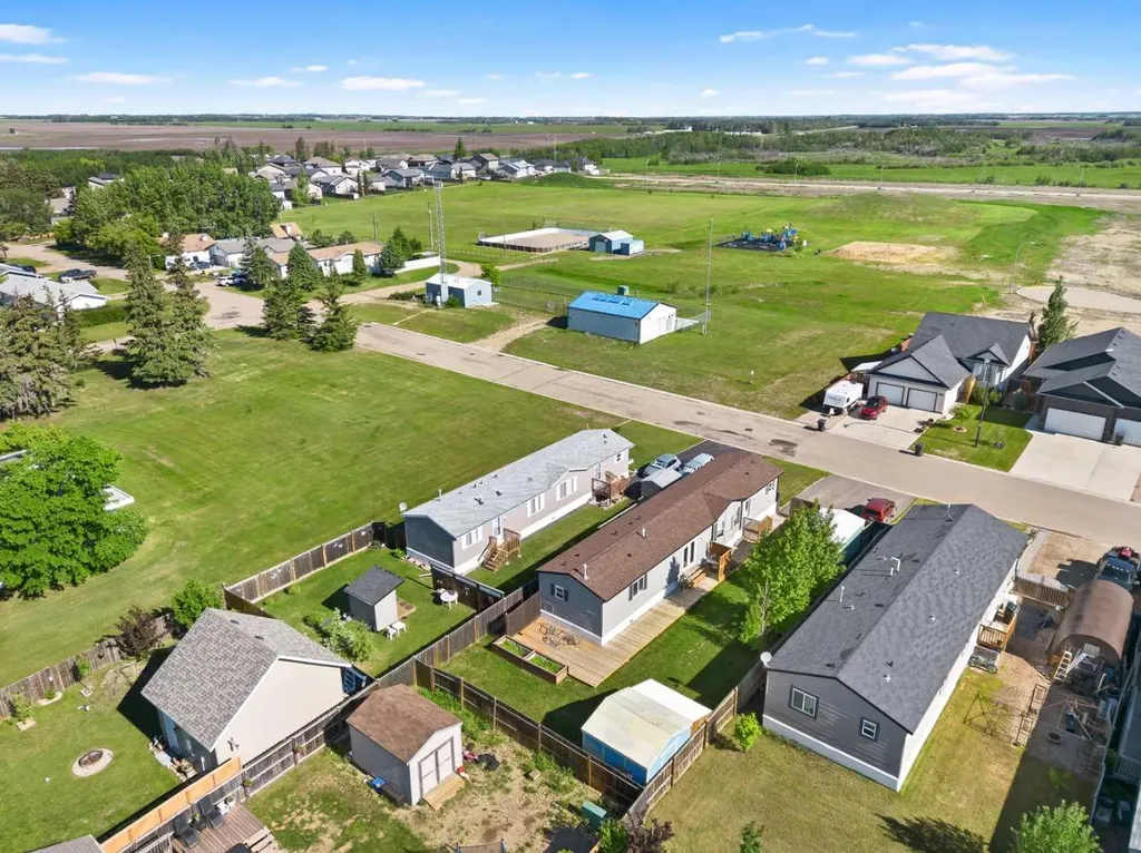 5207 52 Avenue Blackfoot AB T0B 0L0