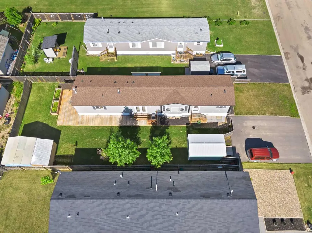 5207 52 Avenue Blackfoot AB T0B 0L0
